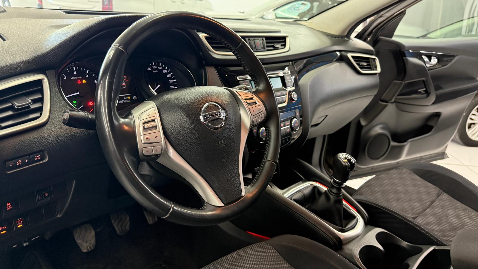 NISSAN QASHQAI 1.2i DIGT SS ACENTA 4X2