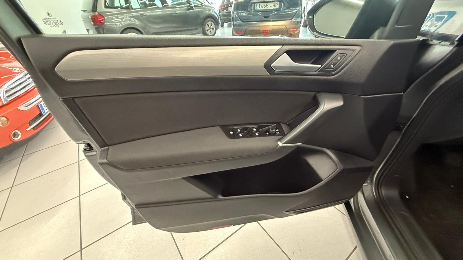 VOLKSWAGEN Touran Advance 2.0 TDI 150CV