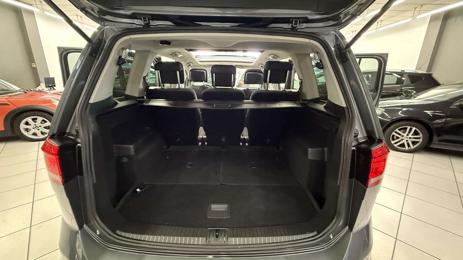 VOLKSWAGEN Touran Advance 2.0 TDI 150CV