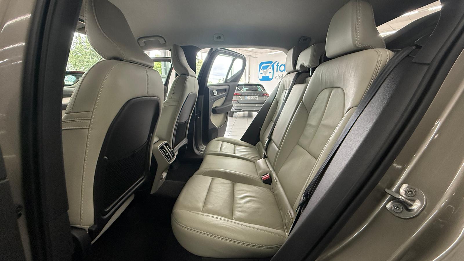 VOLVO XC40 1.5 T3 Momentum Pro Auto