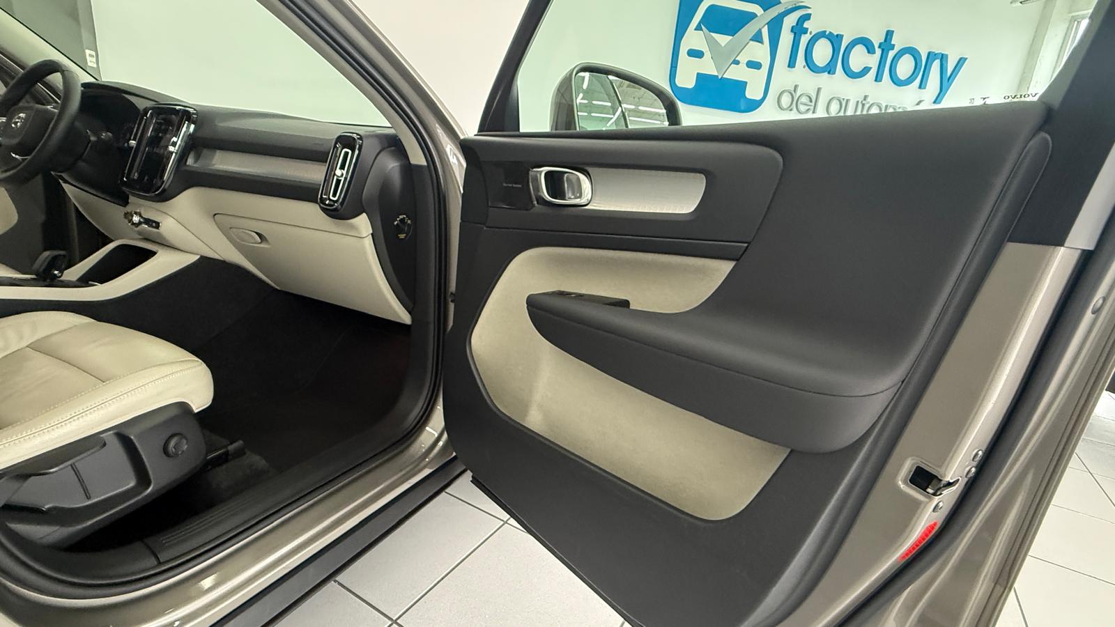 VOLVO XC40 1.5 T3 Momentum Pro Auto