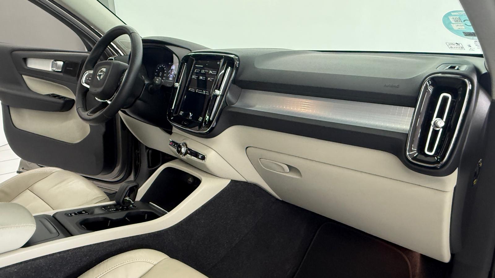 VOLVO XC40 1.5 T3 Momentum Pro Auto