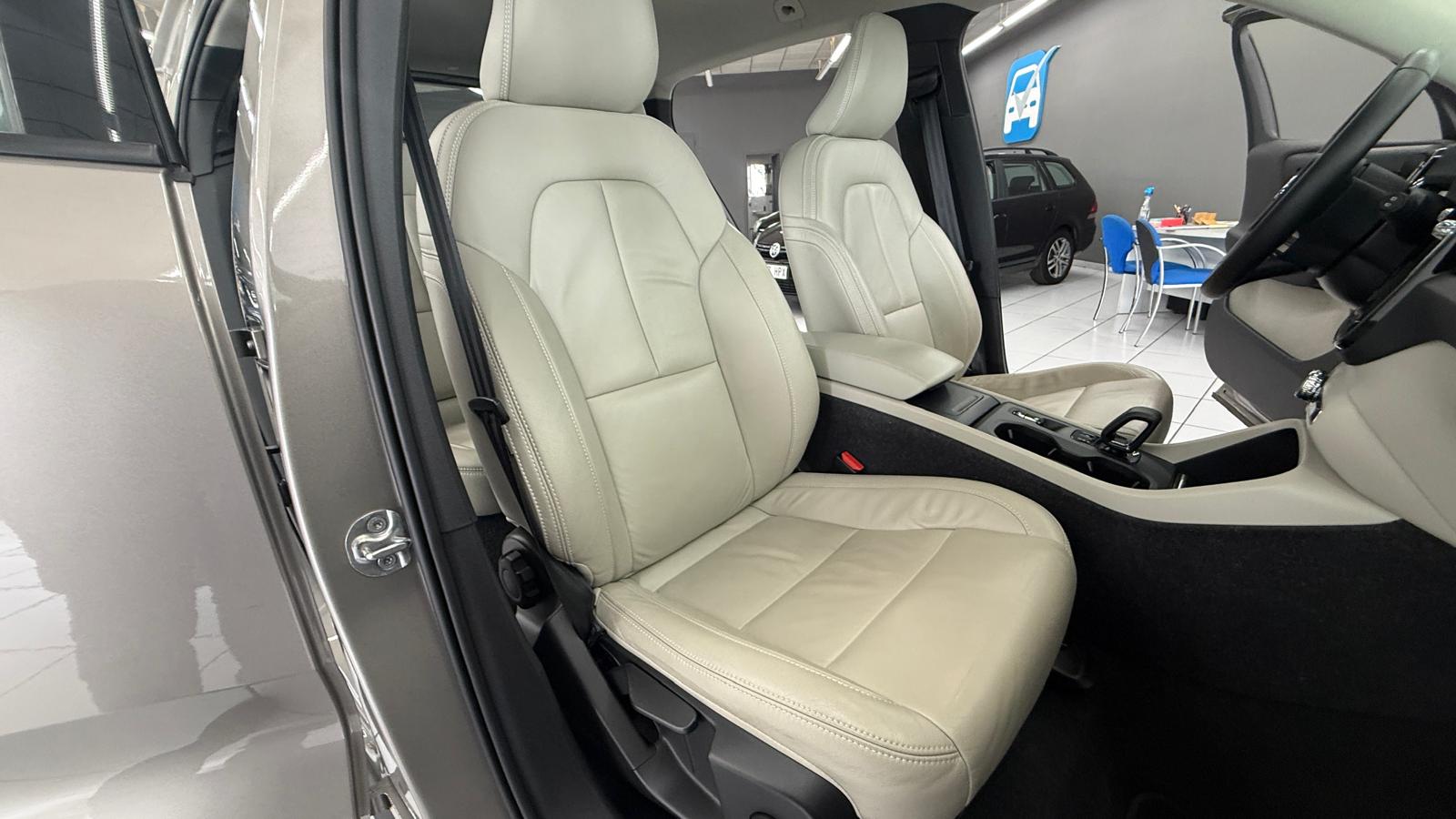 VOLVO XC40 1.5 T3 Momentum Pro Auto