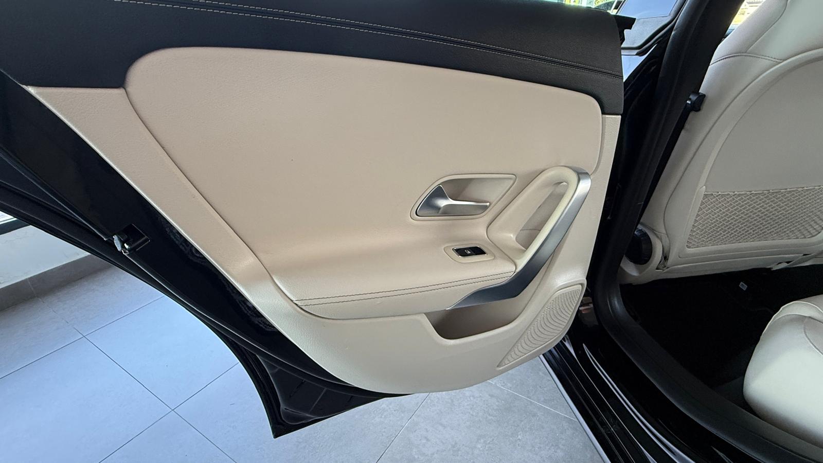 MERCEDES CLA 200 Shooting Brake