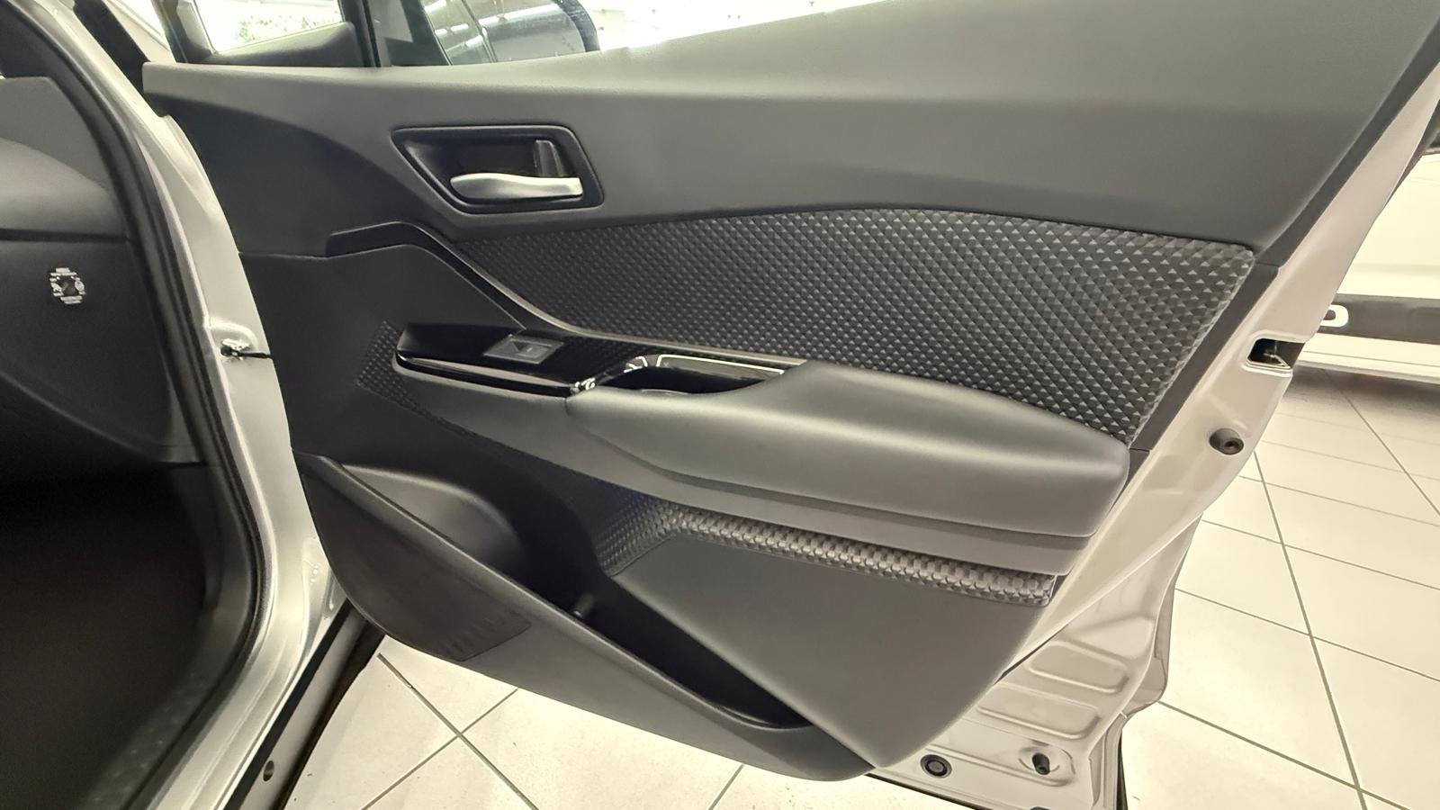 TOYOTA CHR 1.8 125H Advance