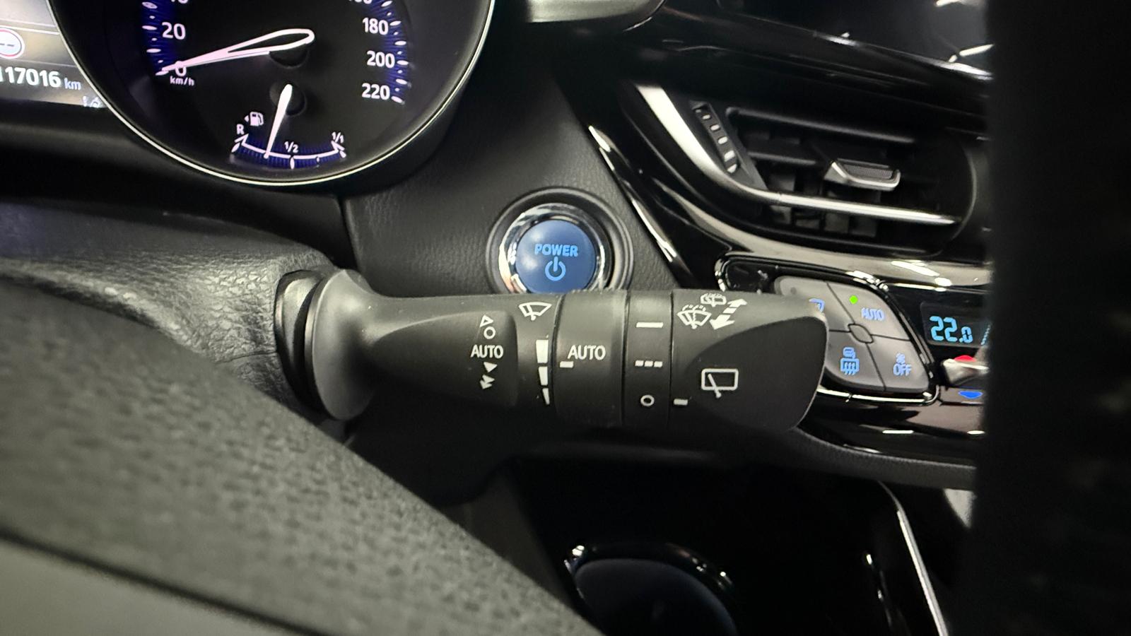 TOYOTA CHR 1.8 125H Advance
