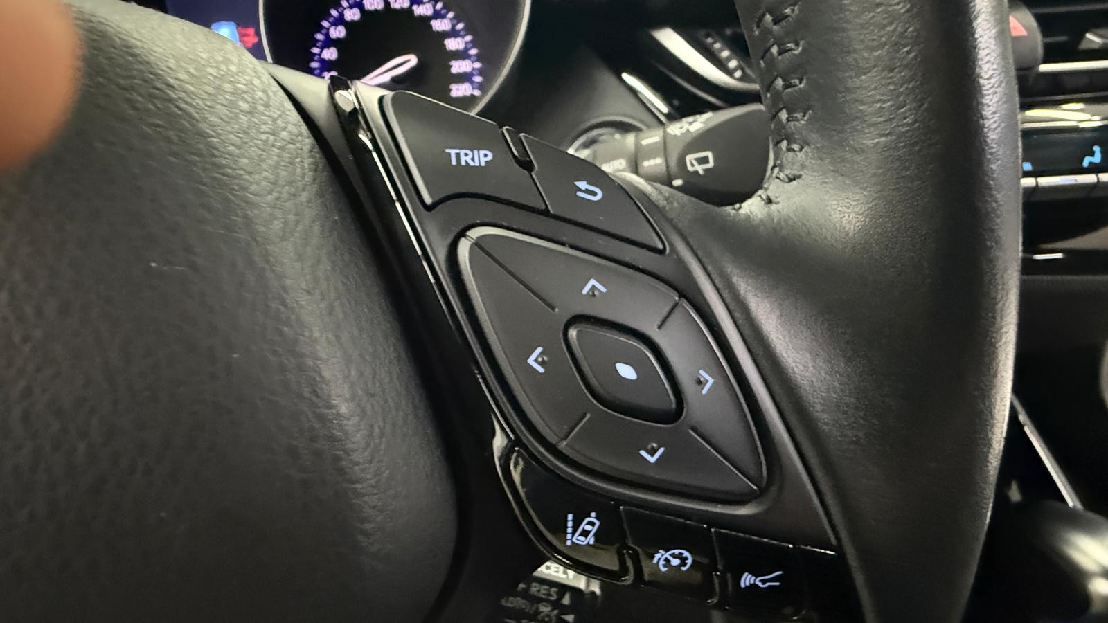 TOYOTA CHR 1.8 125H Advance