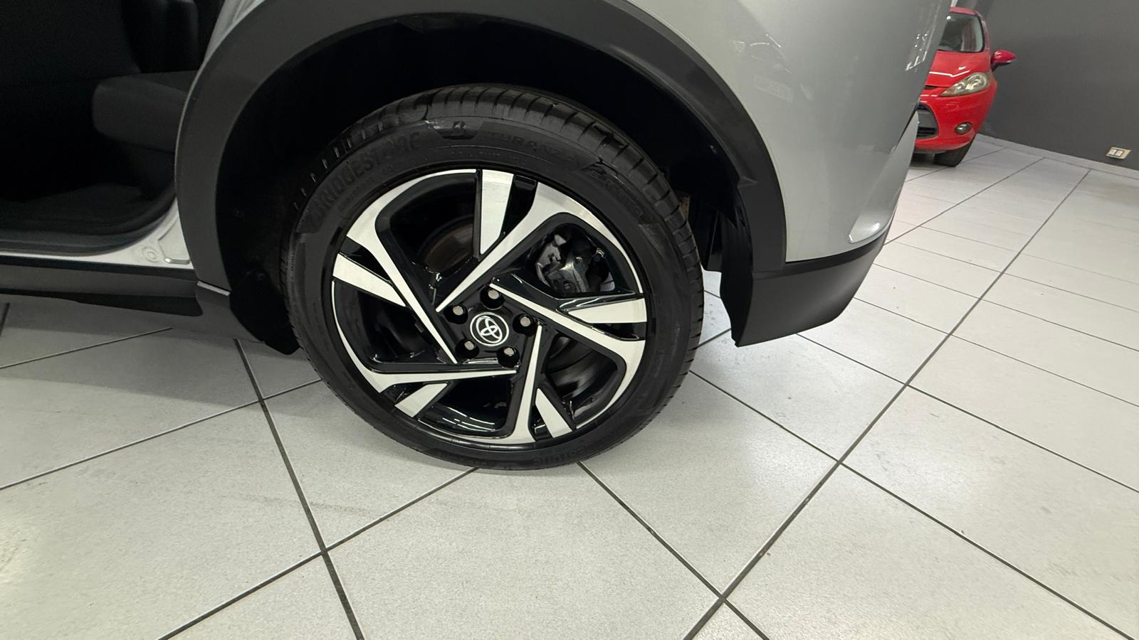 TOYOTA CHR 1.8 125H Advance