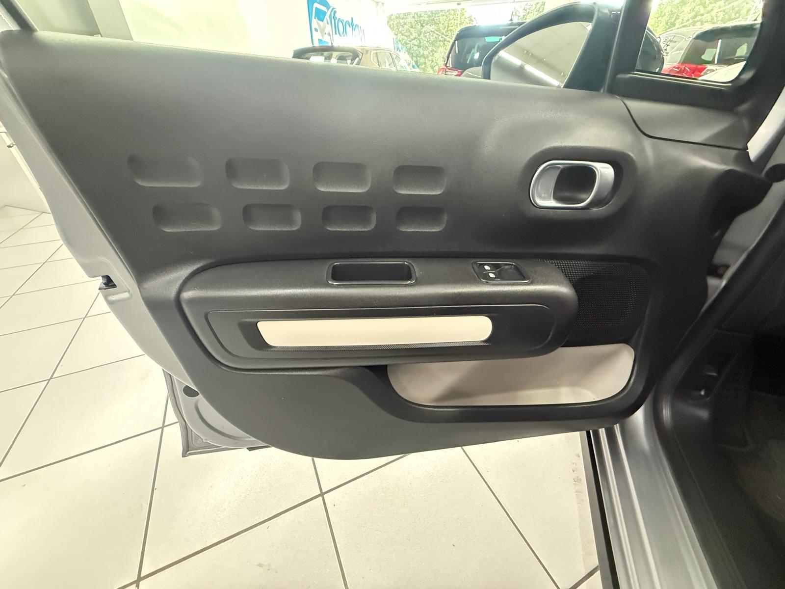 CITROEN C3 BlueHDi100CV SS SHINE