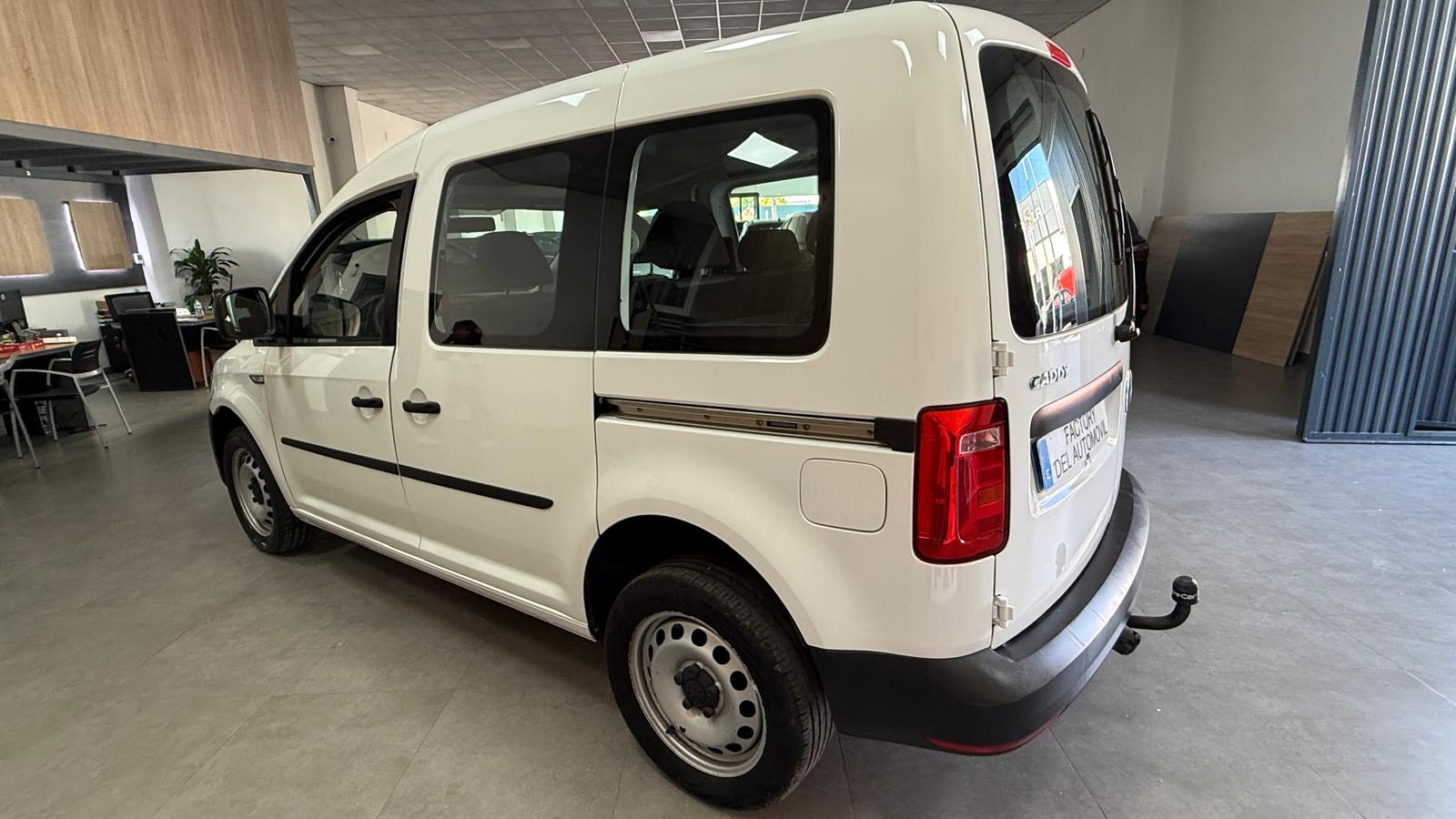 VOLKSWAGEN Caddy Trendline 2.0 TDI BMT 4Motion