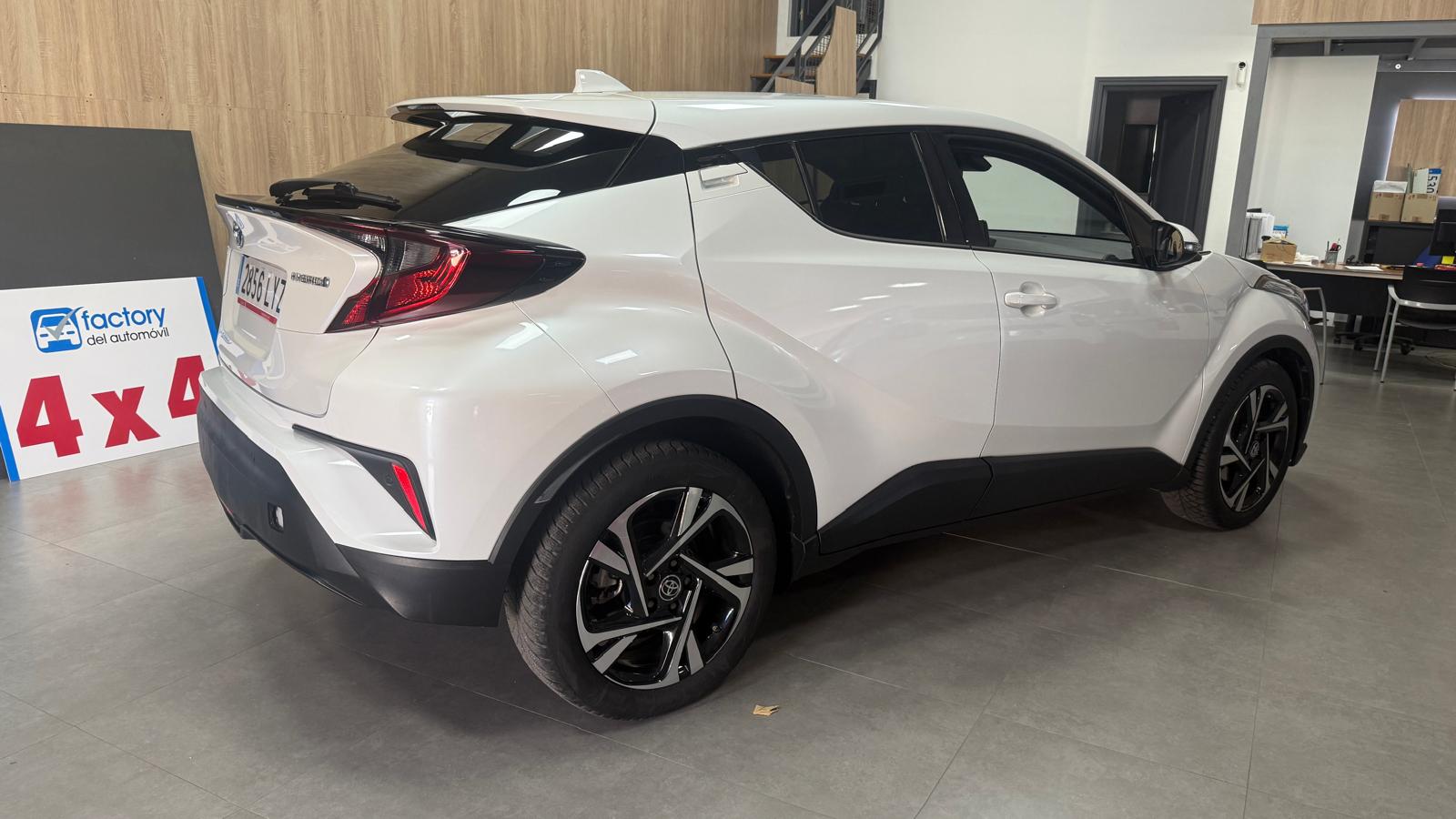 TOYOTA CHR 1.8 125H Advance