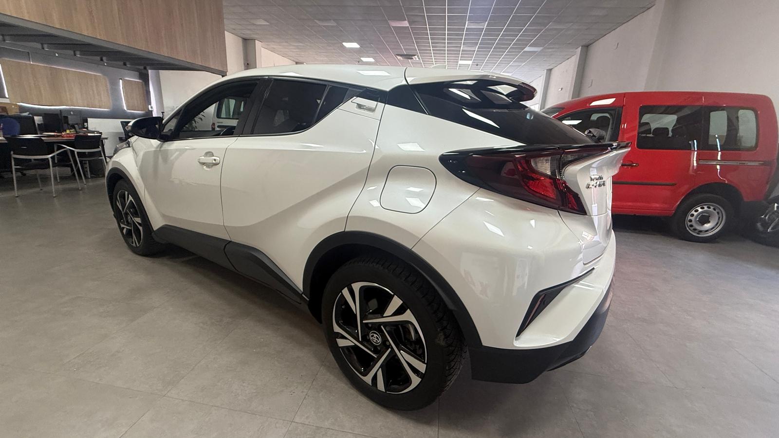 TOYOTA CHR 1.8 125H Advance