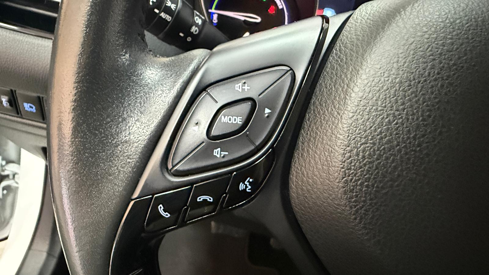 TOYOTA CHR 1.8 125H Advance